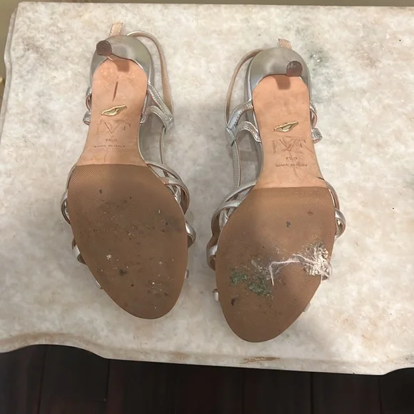 Diane von Furstenberg Silver Heels Size 7.5